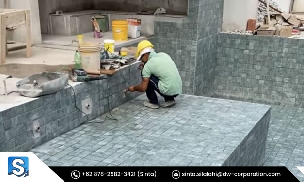 installling-green-sukabumi-process-swimming-pool-tiles-1