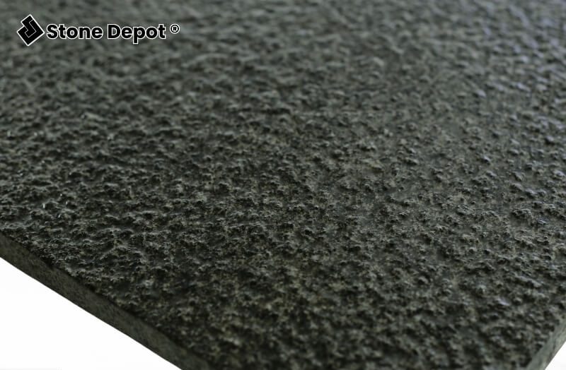 baltic-grey-bush-hammered-wet